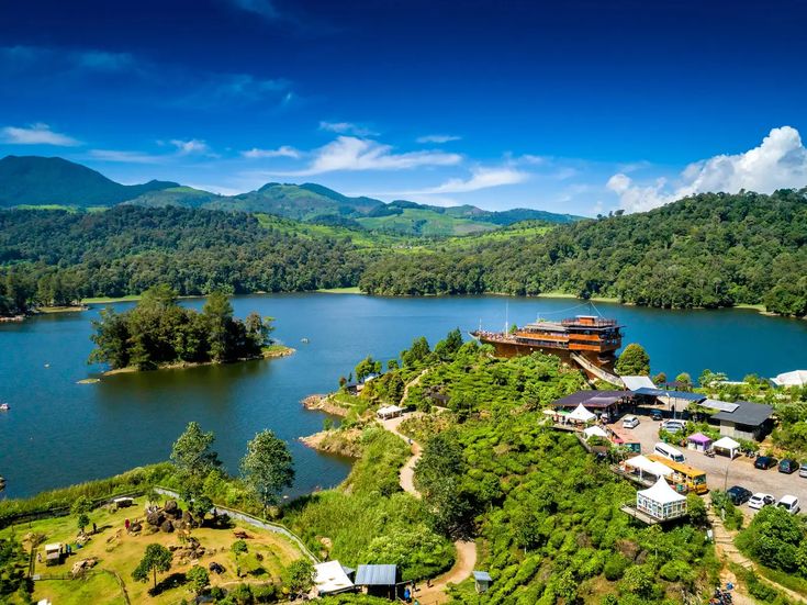 Bandung Emang Tempatnya Healing! Ini 7 Spot Buat Ngejar Sunset Paling Syahdu